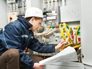 How much do electricians earn in other countries of the world?
